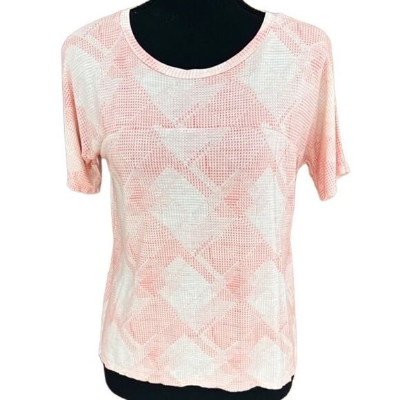 𝅺Old Navy patterned short sleeved tee, size XS - Picture 1 of 5
